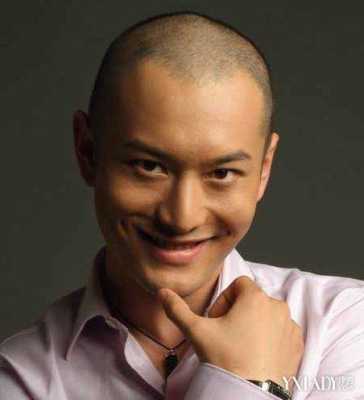 前秃顶男士的最佳发型,前面秃顶剪什么发型好看