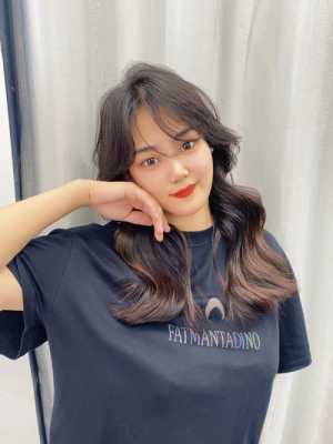 圆脸妹子适合什么刘海（圆脸妹子适合什么刘海发型）