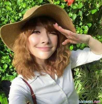 50岁长脸型女人白发剪什么好看,玉米卷适合什么脸型女生