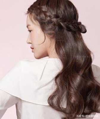 女人的头发怎么梳好看（为什么女生要频繁捋头发也不扎起来）