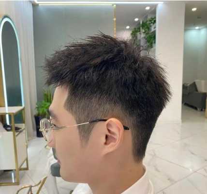 男生发型怎么剪精神,男生留什么发型精神好
