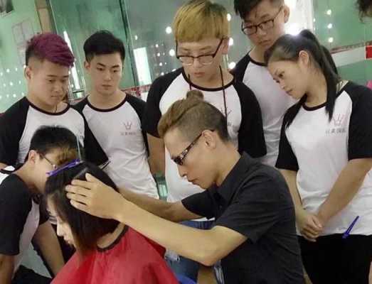理发怎么学才快啊（理发怎么学才快啊女生）