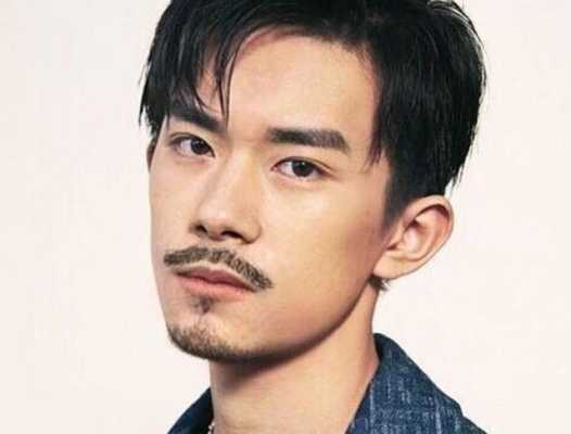 留胡须咋留好看,