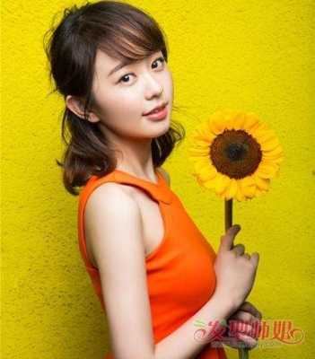 头大适合什么发型女（头大，肩宽，脖子比较短的女生适合什么发型？（还是学生，不要太张扬的））