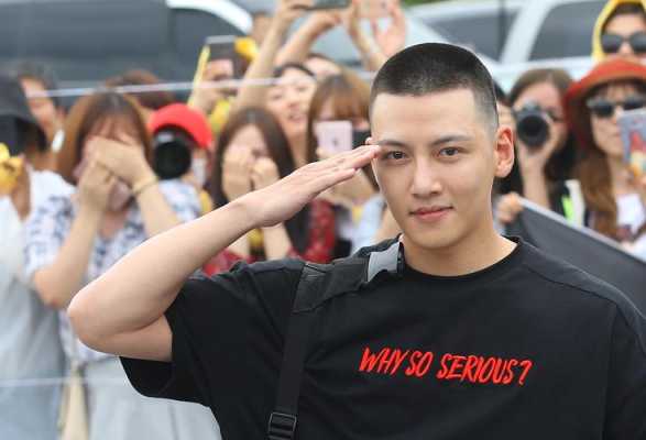 当兵剪的什么发型（当兵剪的什么发型好看）