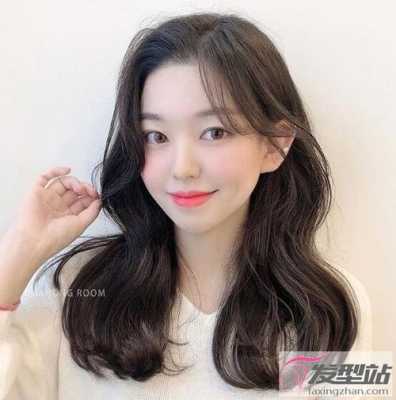 一个卷发筒怎么卷刘海学生党,卷发筒怎么用来卷刘海八字