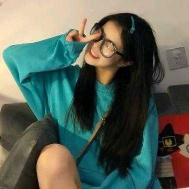 戴眼镜的女生怎么打扮