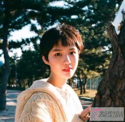 学生适合剪什么发型（学生适合剪什么发型女）