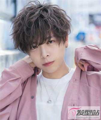 男生烫发有什么类型（男生烫发有什么类型的发型）
