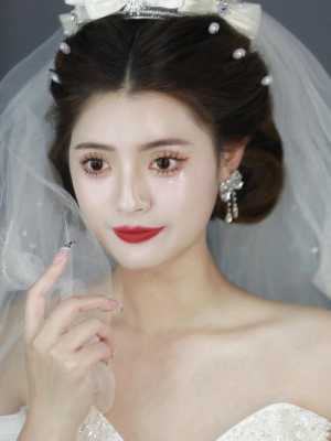 圆脸适合什么新娘造型（圆脸适合什么新娘造型）