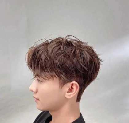 男生烫完纹理怎么打理（实用的男生纹理烫发型打理方法）