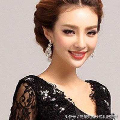 女生正装配什么发型（女生正装配什么发型好看）