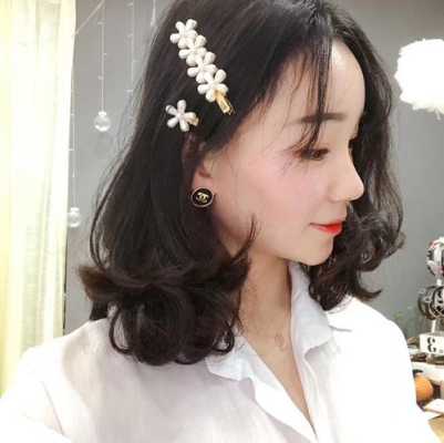 发夹怎么戴在头上好看（刘海怎么夹发卡好看）