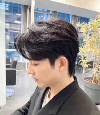 头发适合什么发型男（头发适合什么发型男）