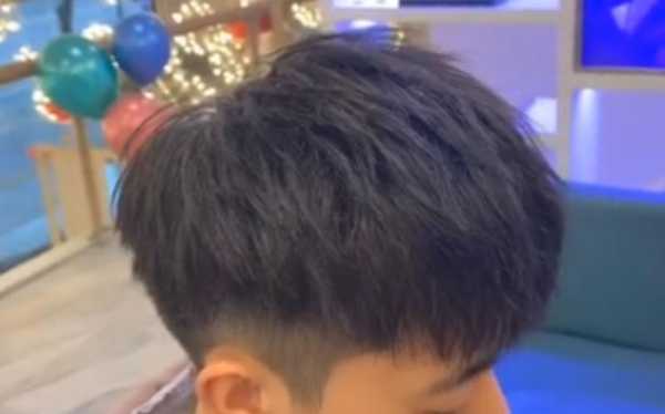 短头发烫什么好看（短碎盖夹板怎么烫才好看）