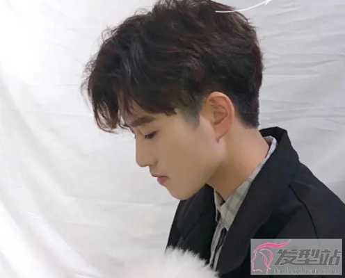 短头发烫什么好看（短碎盖夹板怎么烫才好看）