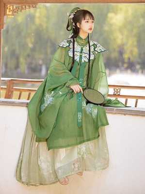 齐腰长发什么颜色好看（绿色齐腰汉服适合什么颜色的扇子）