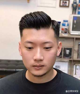 微胖长脸适合什么发型（微胖长脸适合什么发型男）