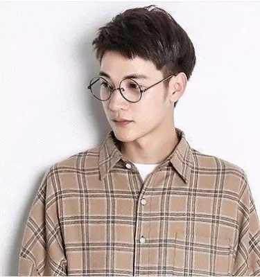 微胖长脸适合什么发型（微胖长脸适合什么发型男）