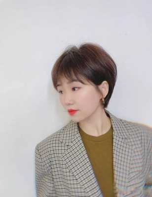 头顶秃适合什么发型（头顶秃适合挂耳短发吗）