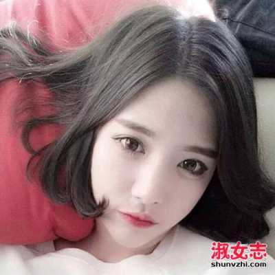 打脸适合什么发型（9款大脸圆脸适合发型，中分卷发瘦脸最神奇）