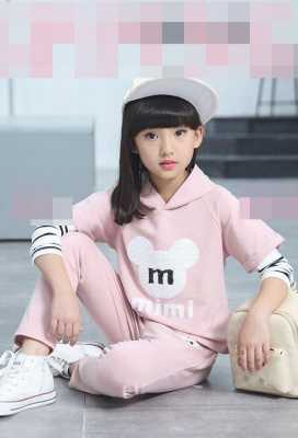 学生应该梳什么发型（12岁学生剪什么发型）
