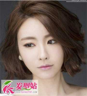 短头发怎么烫好看图片（短头发怎么烫好看图片女生）
