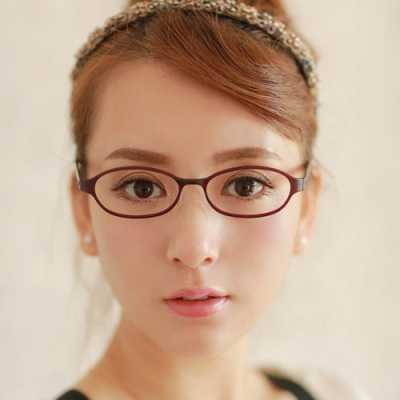 脸小戴什么近视眼镜好看,