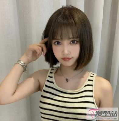 头小适合剪什么发型（头小适合剪什么发型女）
