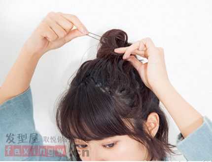 怎么把刘海扎成个小揪（怎么把刘海扎成个小揪子）