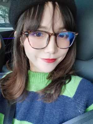 瘦脸适合带什么眼镜
