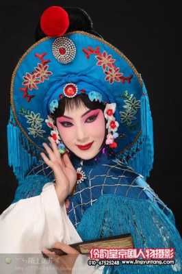 戴帽子梳什么头发（唱京剧时头上要戴帽子里面的头发怎么梳）