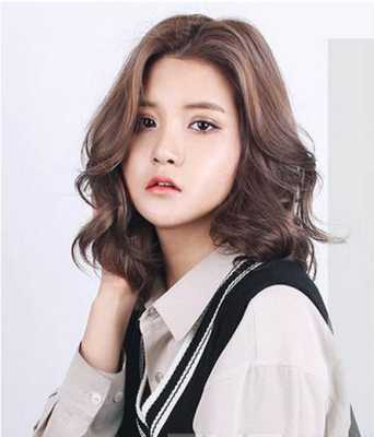 卷发染什么颜色好看女（卷发怎么染）