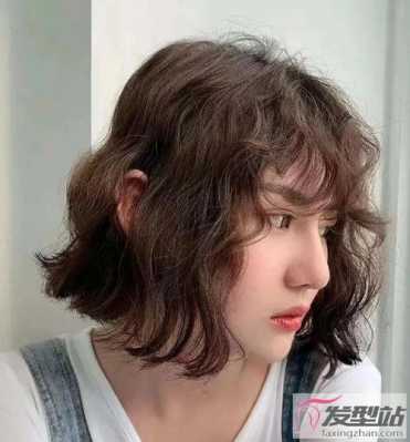 中短头发烫什么卷好看（短头发烫什么卷好看图片）