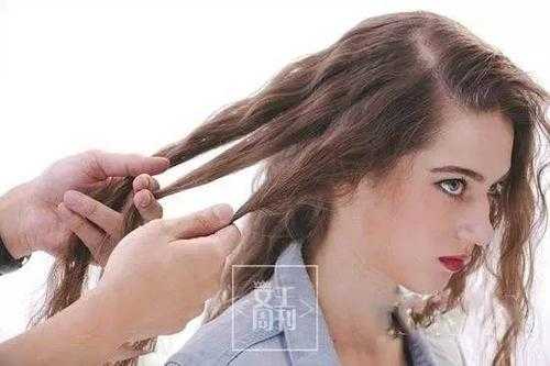 用手指怎么绕着吹卷发（用手指怎么绕着吹卷发视频）