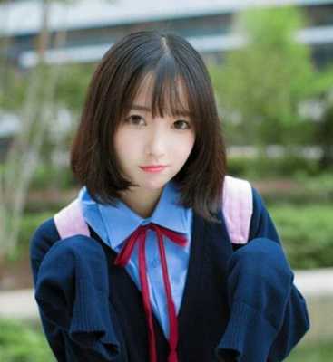 初中女孩剪什么发型好（初中女孩剪什么发型好看图片大全）