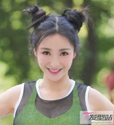 萌系双丸子头怎么扎（萌系双丸子头怎么扎好看）