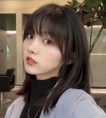 35岁什么发型显年轻（35岁圆脸剪什么发型显年轻）