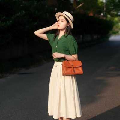 黑色肤质穿什么衣服（黑色肤质穿什么衣服显白）