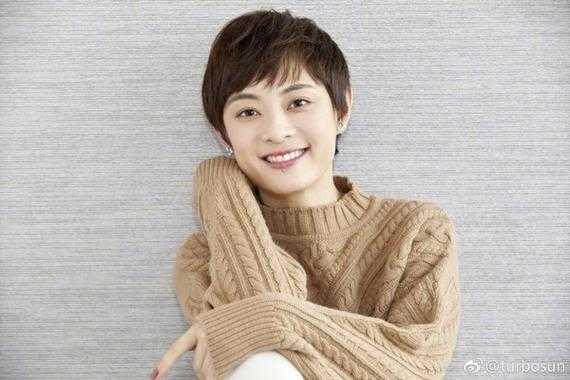 孙俪发型适合什么脸型（孙俪的脸型和李宇春像吗）