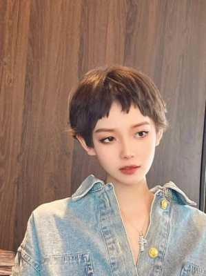 女人50一60剪什么短发好看,狗啃短发适合什么脸型女