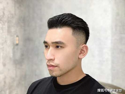 国字脸适合什么背头（什么样的脸型适合大背头）