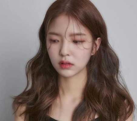 中庭上庭都长怎么安排发型,脸中庭长适合什么发型女