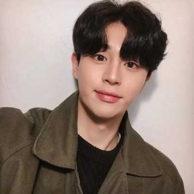 男生头发帘怎么弄好看（男生头发帘怎么弄好看图片）