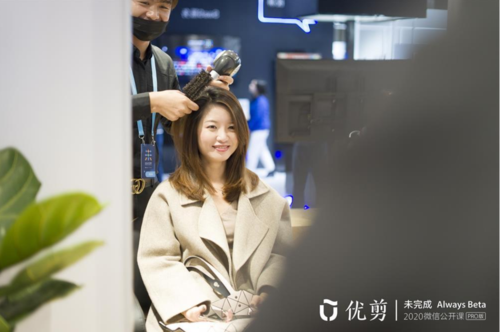 发型师怎么和客人聊天（发型师做客秘籍）