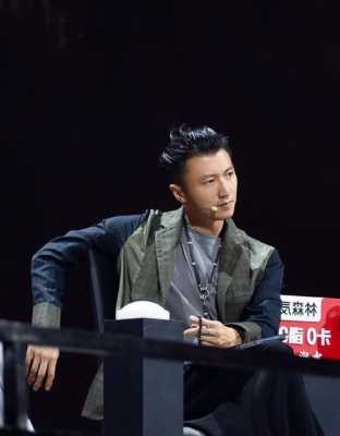 西装适合丸子头还是马尾,男生穿西服配什么发型好看
