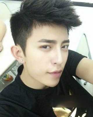 长得黑的男生什么发型（头发又粗又黑又多适合留长发还是短发）