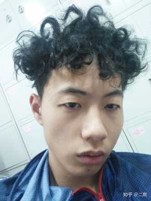 男生头发自来卷怎么办（男生头发自来卷怎么办）