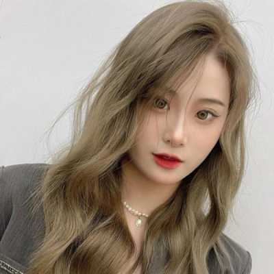 刚染了冷棕色不怎么显（刚染了冷棕色不怎么显白了）