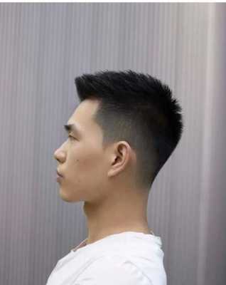 头发两边翘怎么剪好些（头发两侧翘起怎么解决）